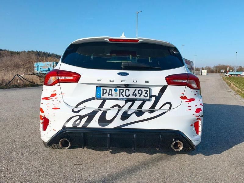 Gebraucht Ford Focus ST-Line 150 PS (110 kW) 2019 Weiß Limousine