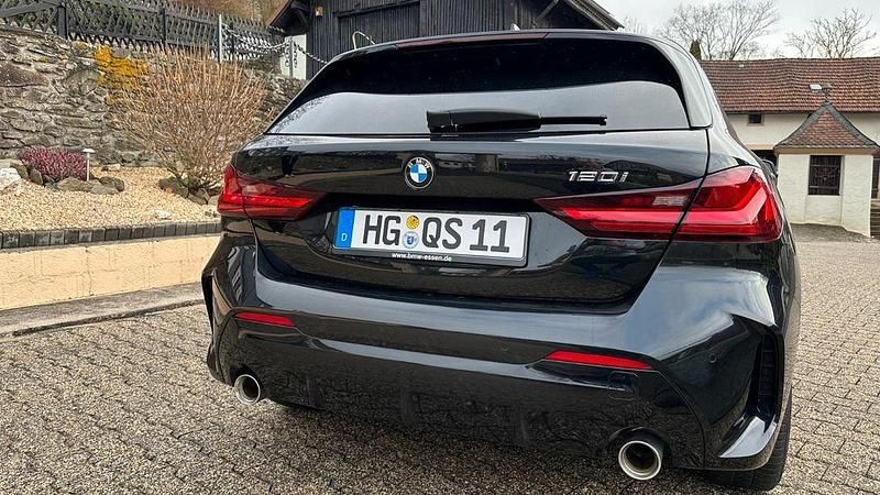 Gebraucht BMW 120 M Sport 178 PS (130 kW) 2021 Schwarz Kleinwagen
