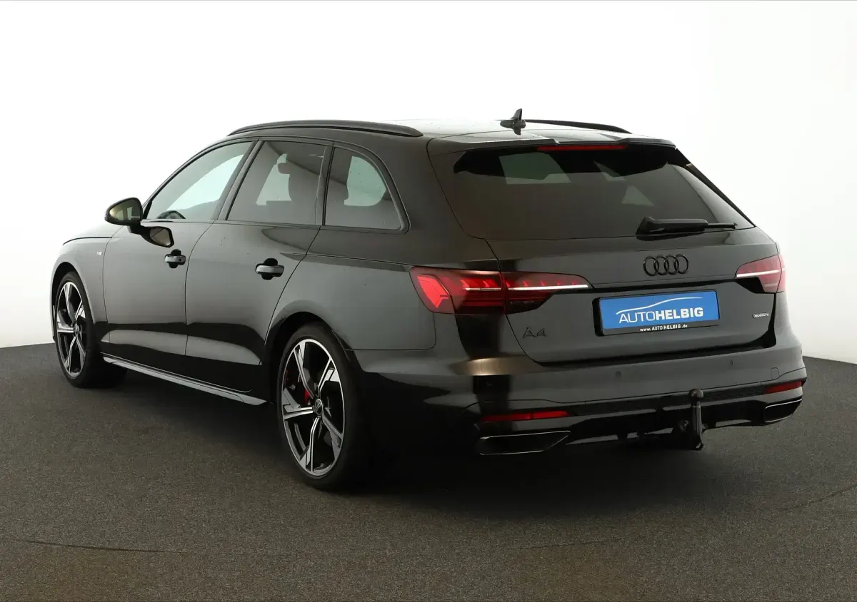 Gebraucht Audi A4 S-Line 265 PS (194 kW) 2025 Mythosschwarz metallic Limousine