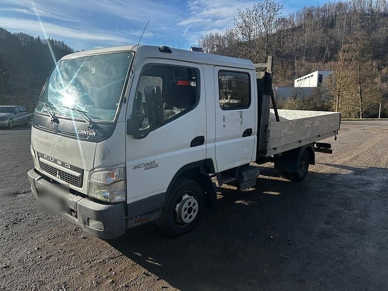 Weiß Gebraucht 2011 Mitsubishi Canter | 8.999 € - Bild 1/4