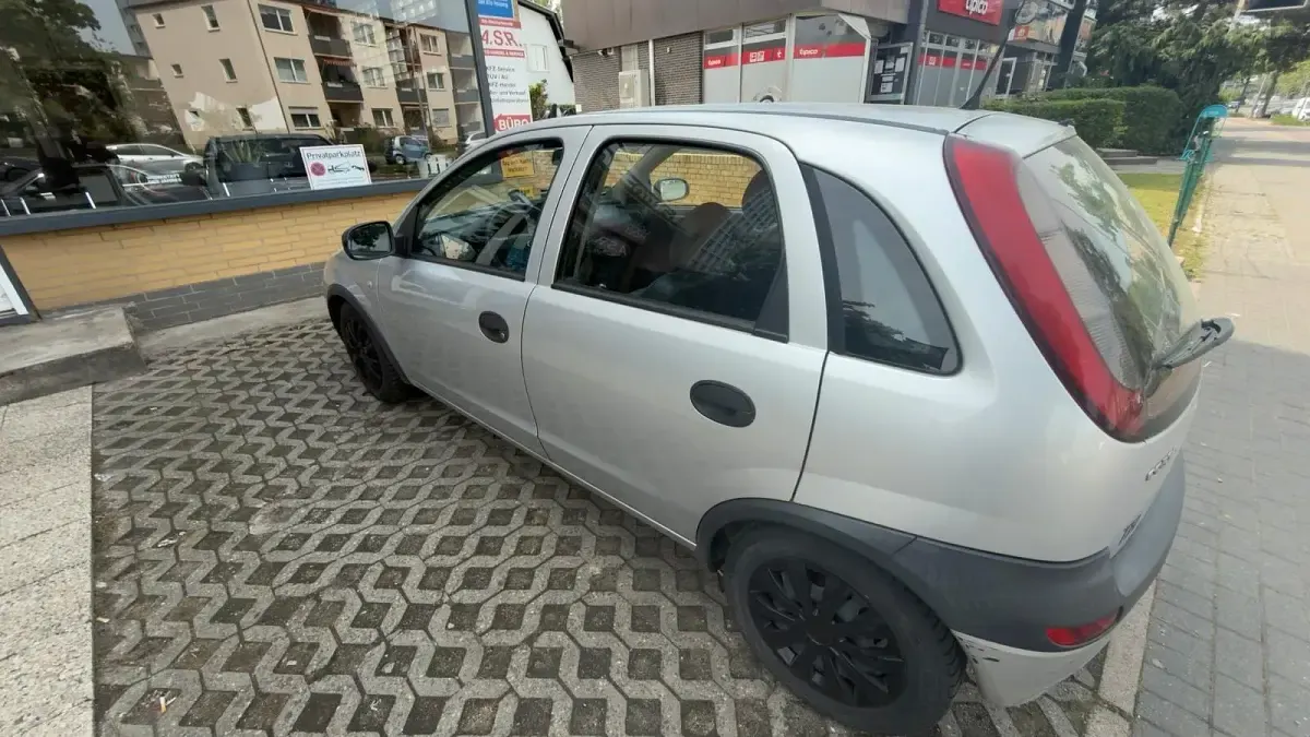 Gebraucht Opel Corsa 80 PS (58 kW) 2004 Silber Kleinwagen