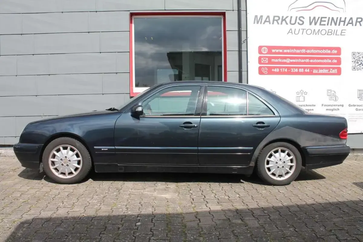 Brugt Mercedes E200 136 HK (100 kW) 1999 Grøn Sedan