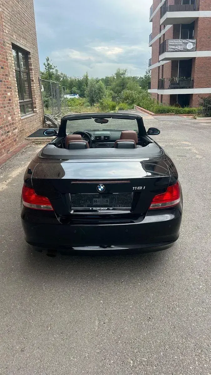 Gebraucht BMW 118 Cabriolet Sport Line 143 PS (105 kW) 2009 Schwarz Cabrio