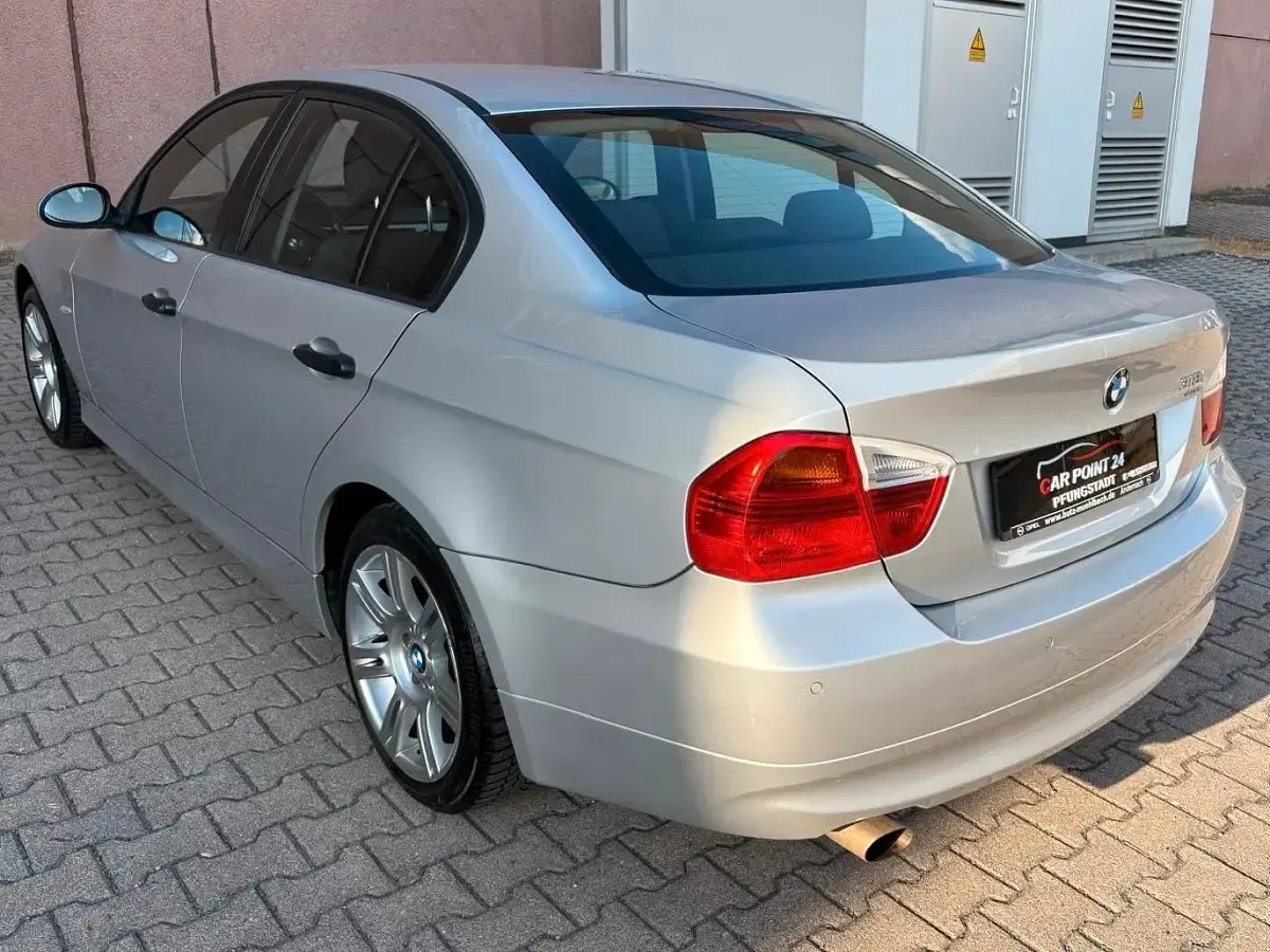 Gebraucht BMW 318 129 PS (94 kW) 2006 Silber Limousine