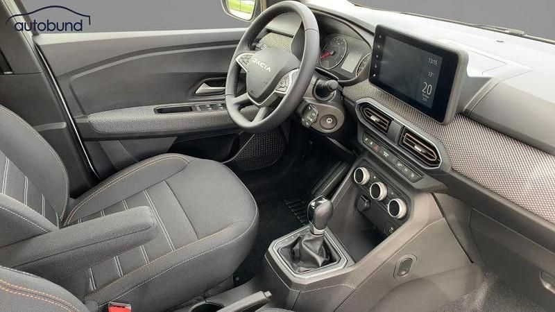 Neu Dacia Sandero Expression 91 PS (66 kW) 2025 Weiss / arktisweiss Kleinwagen