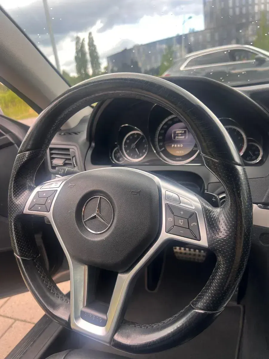Gebraucht Mercedes E200 Avantgarde 184 PS (135 kW) 2011 Grau Cabrio