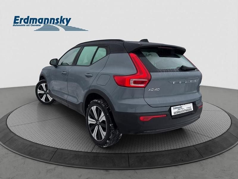 Thunder grey (grau) Gebraucht 2022 Volvo XC40 Core SUV | 29.940 € (Fairer Preis) - Bild 1/3