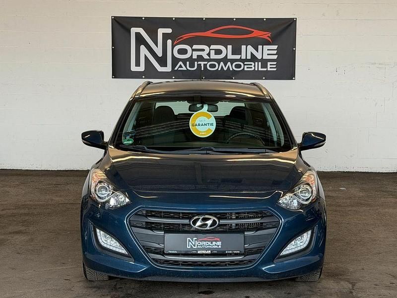 Gebraucht Hyundai i30 Trend 110 PS (80 kW) 2017 Blau Kombi