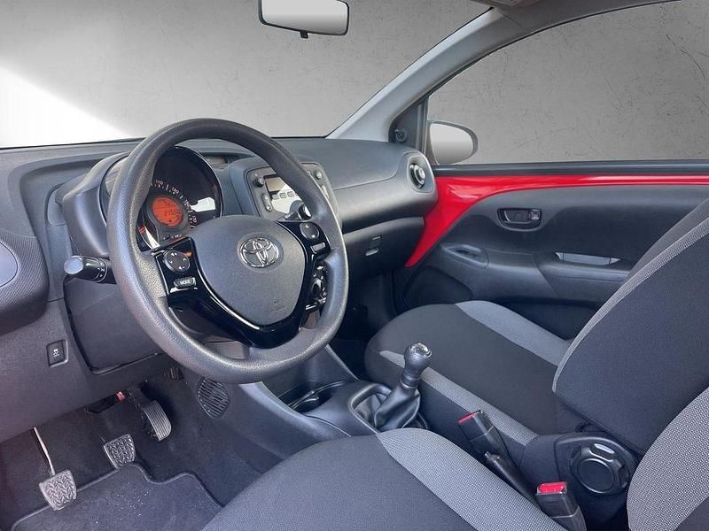 Gebraucht Toyota Aygo 72 PS (52 kW) 2021 Rot Kleinwagen