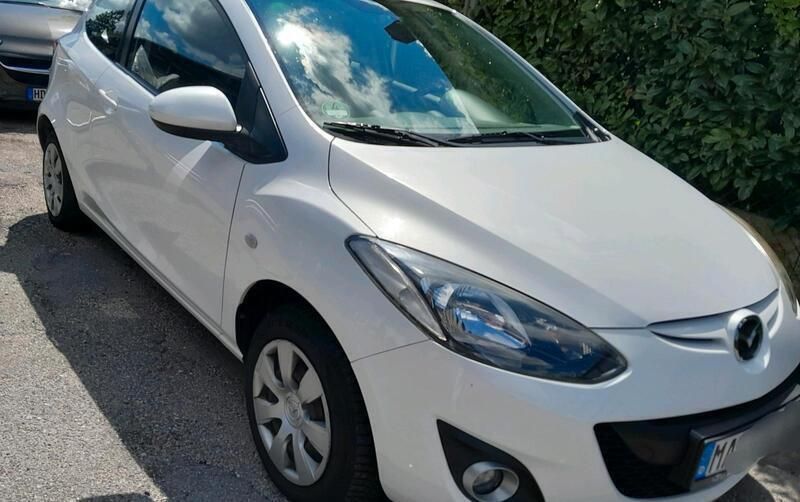 Weiß Gebraucht 2011 Mazda 2 Kleinwagen | 3.990 € (Fairer Preis) - Bild 1/4