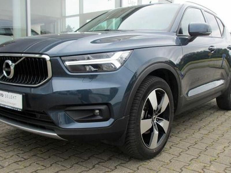 Denim blue Gebraucht 2020 Volvo XC40 Momentum SUV | 29.100 € (Teuer) - Bild 1/4