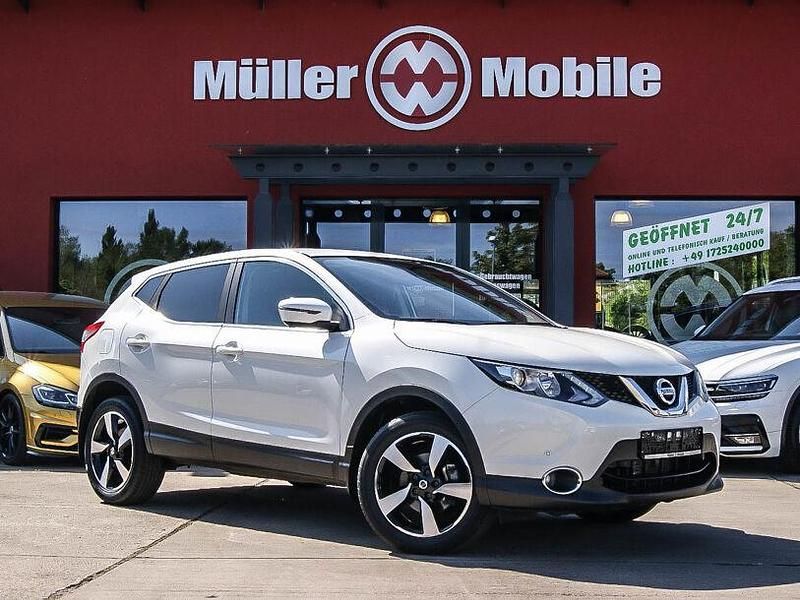 Weiß Gebraucht 2017 Nissan Qashqai N-Connecta SUV | 17.900 € (Teuer) - Bild 1/4
