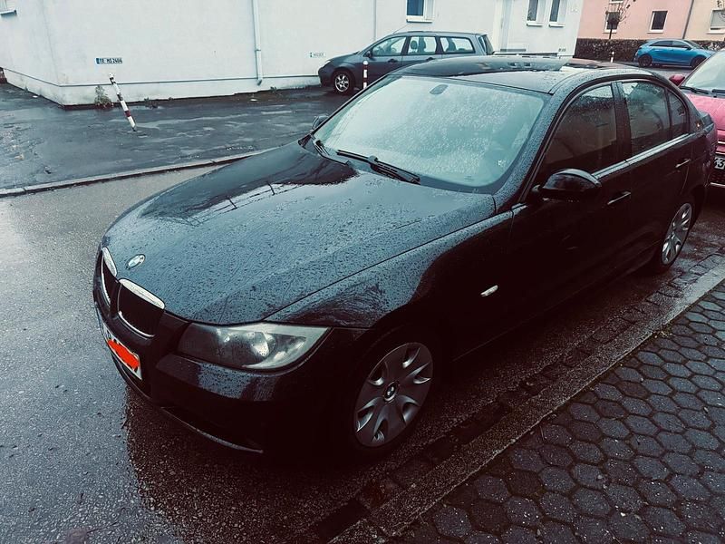Gebraucht BMW 318 129 PS (94 kW) 2005 Schwarz Limousine