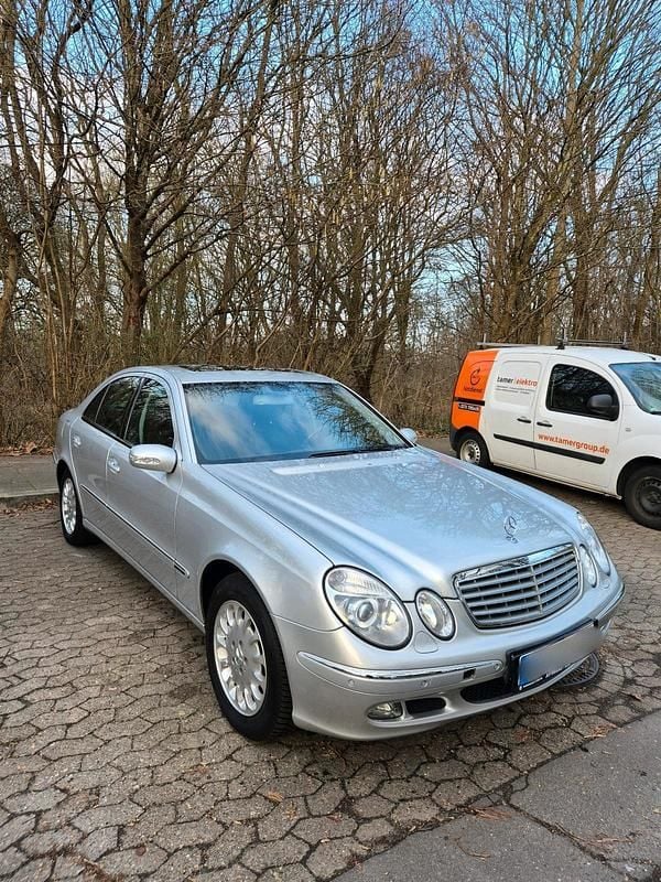Gebraucht Mercedes E280 231 PS (169 kW) 2006 Silber Limousine