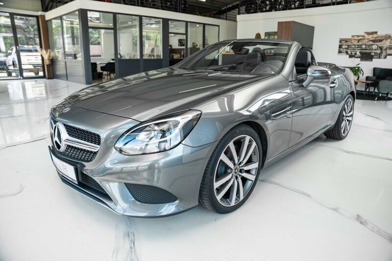 Selenitgrau metalliclack Gebraucht 2020 Mercedes SLC300 Cabrio | 35.990 € (Superpreis) - Bild 1/4