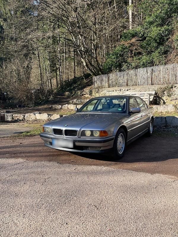 Gebraucht BMW 728 193 PS (141 kW) 1996 Silber Limousine