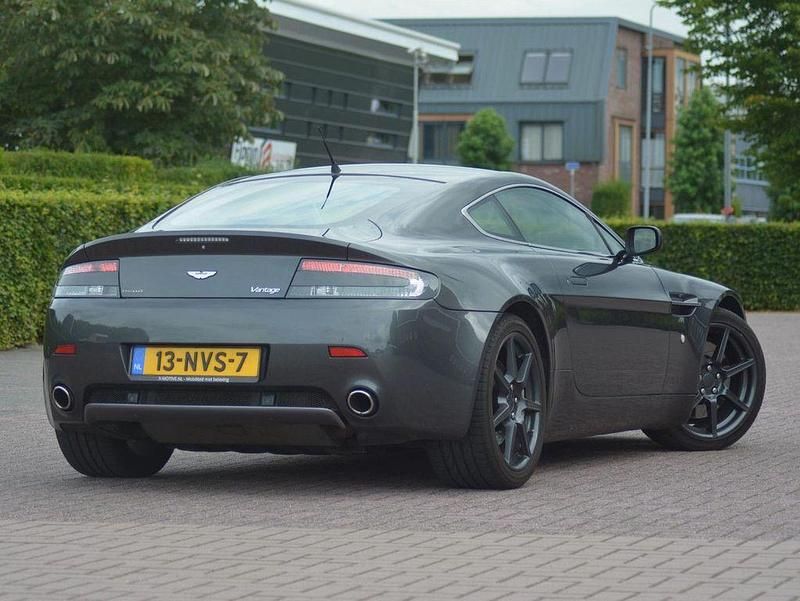 Gebraucht Aston Martin V8 Vantage 385 PS (283 kW) 2005 Grau Coupé