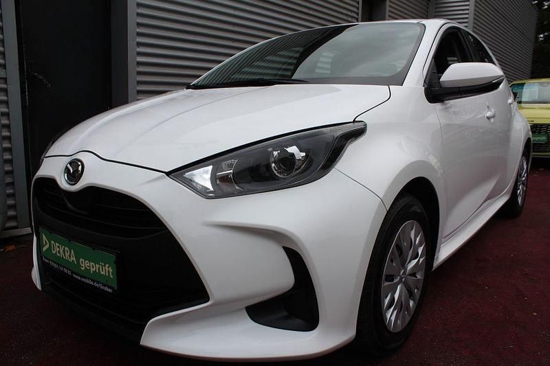 Usado Mazda 2 92 HP (67 kW) 2023 Branco Sedan