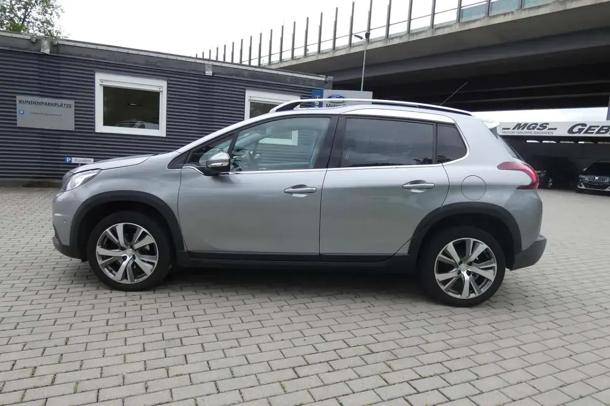 Gebraucht Peugeot 2008 Allure 120 PS (88 kW) 2017 Lack grau artense/metalliclackierung mit schutzlack SUV
