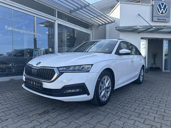 Candy weiß Gebraucht 2022 Skoda Octavia Kombi | 19.480 € (Fairer Preis) - Bild 1/4