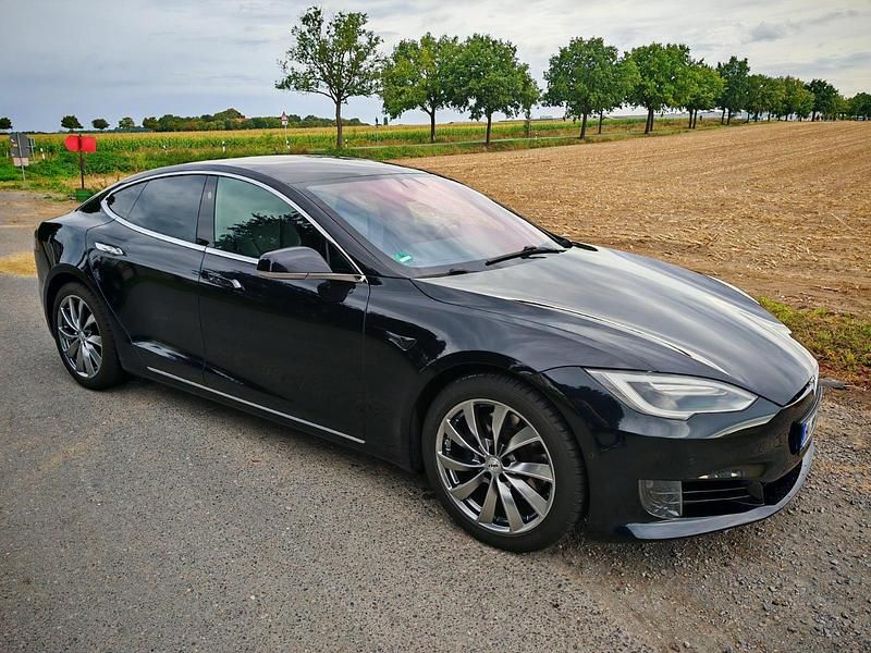 Schwarz Gebraucht 2017 Tesla Model S Limousine | 25.000 € (Fairer Preis) - Bild 1/4