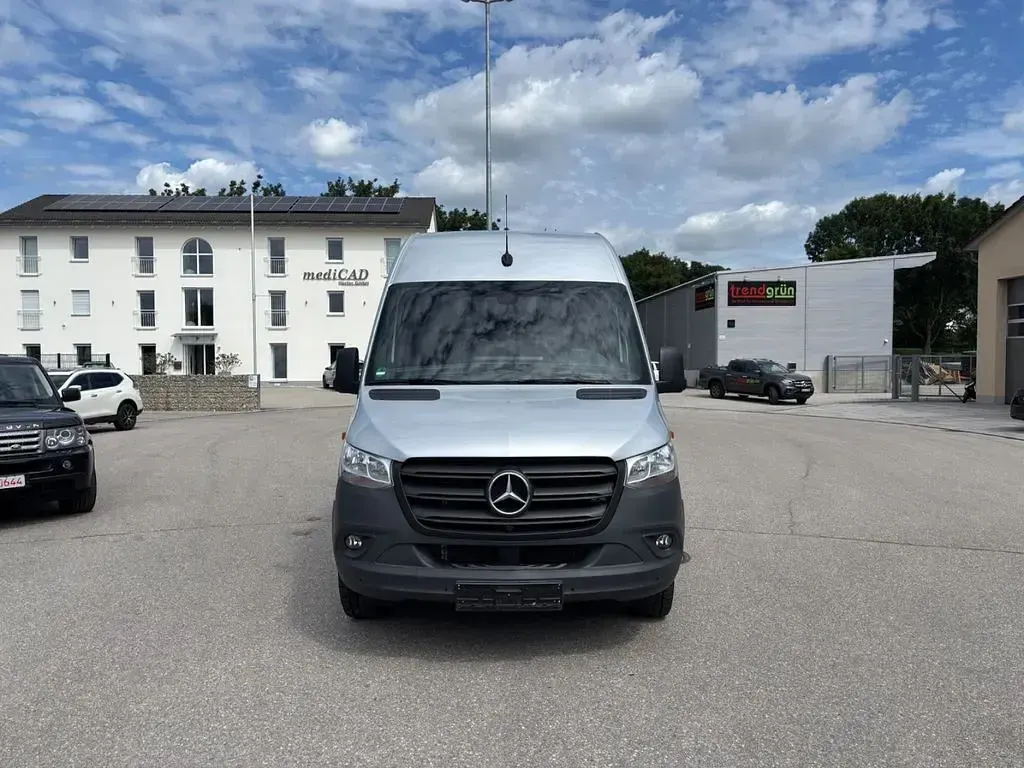 Gebraucht Mercedes Sprinter 170 PS (125 kW) 2022 Silber Van