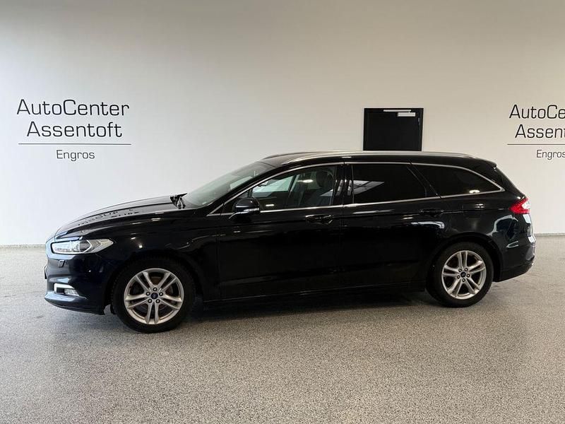 Schwarz Gebraucht 2017 Ford Mondeo Titanium Limousine | 6.200 € (Superpreis) - Bild 1/3