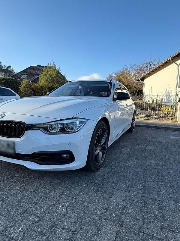 Używany BMW 320 Advantage 184 KM (135 kW) 2018 Biały Sedan/Limuzyna