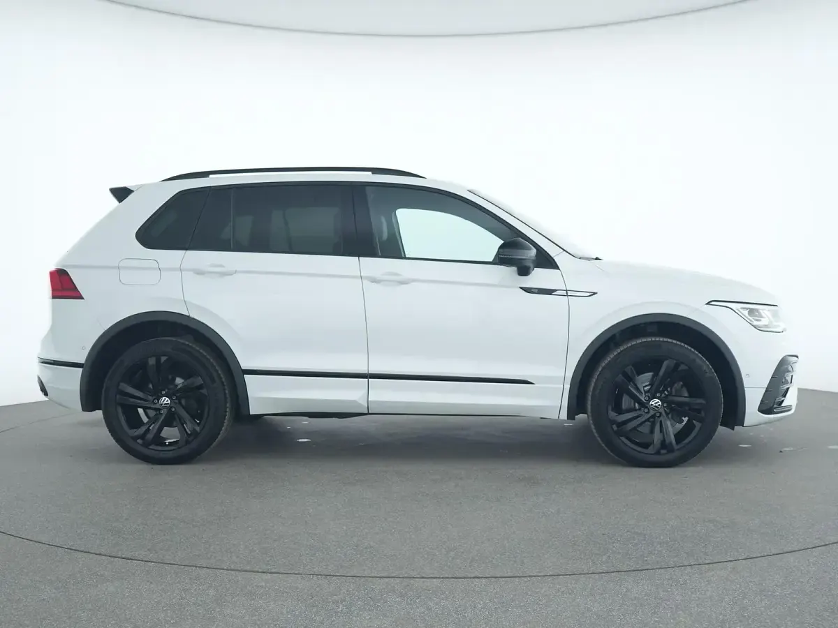 Gebraucht VW Tiguan R-line 200 PS (147 kW) 2023 Oryxweiss SUV