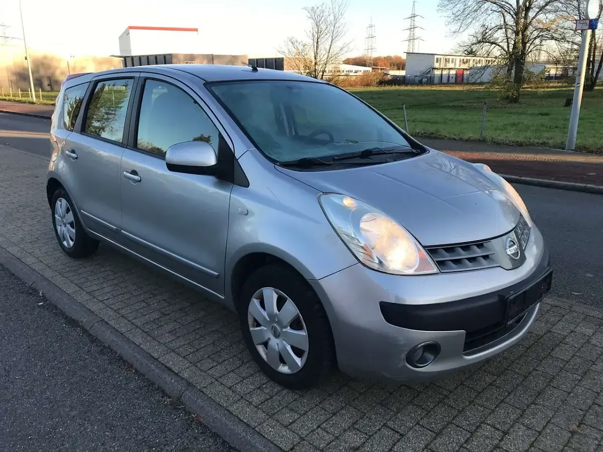 Gebraucht Nissan Note Acenta 88 PS (64 kW) 2007 Silver (m) Kleinwagen