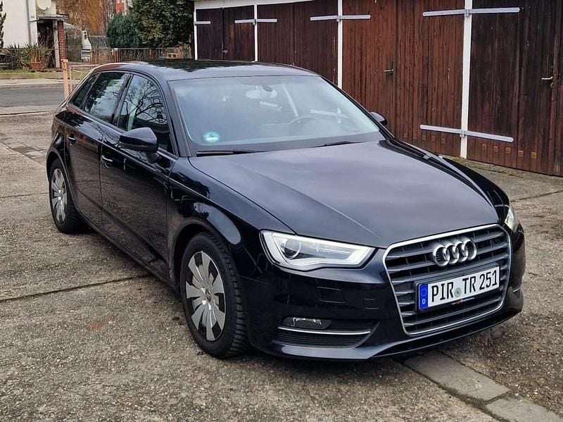 Schwarz Gebraucht 2013 Audi A3 Ambiente Kombi | 9.000 € (Fairer Preis) - Bild 1/4
