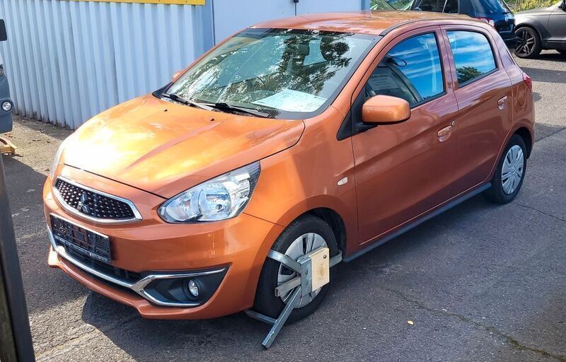 Orange Gebraucht 2017 Mitsubishi Space Star Edition Kleinwagen | 8.300 € (Teuer) - Bild 1/4