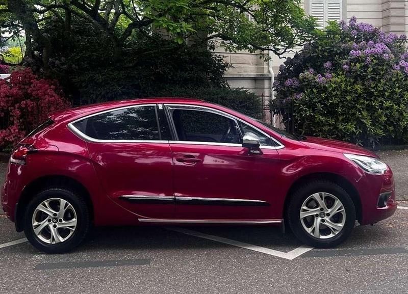 Rot Gebraucht 2011 Citroën DS4 So Chic Kleinwagen | 6.500 € (Teuer) - Bild 1/4