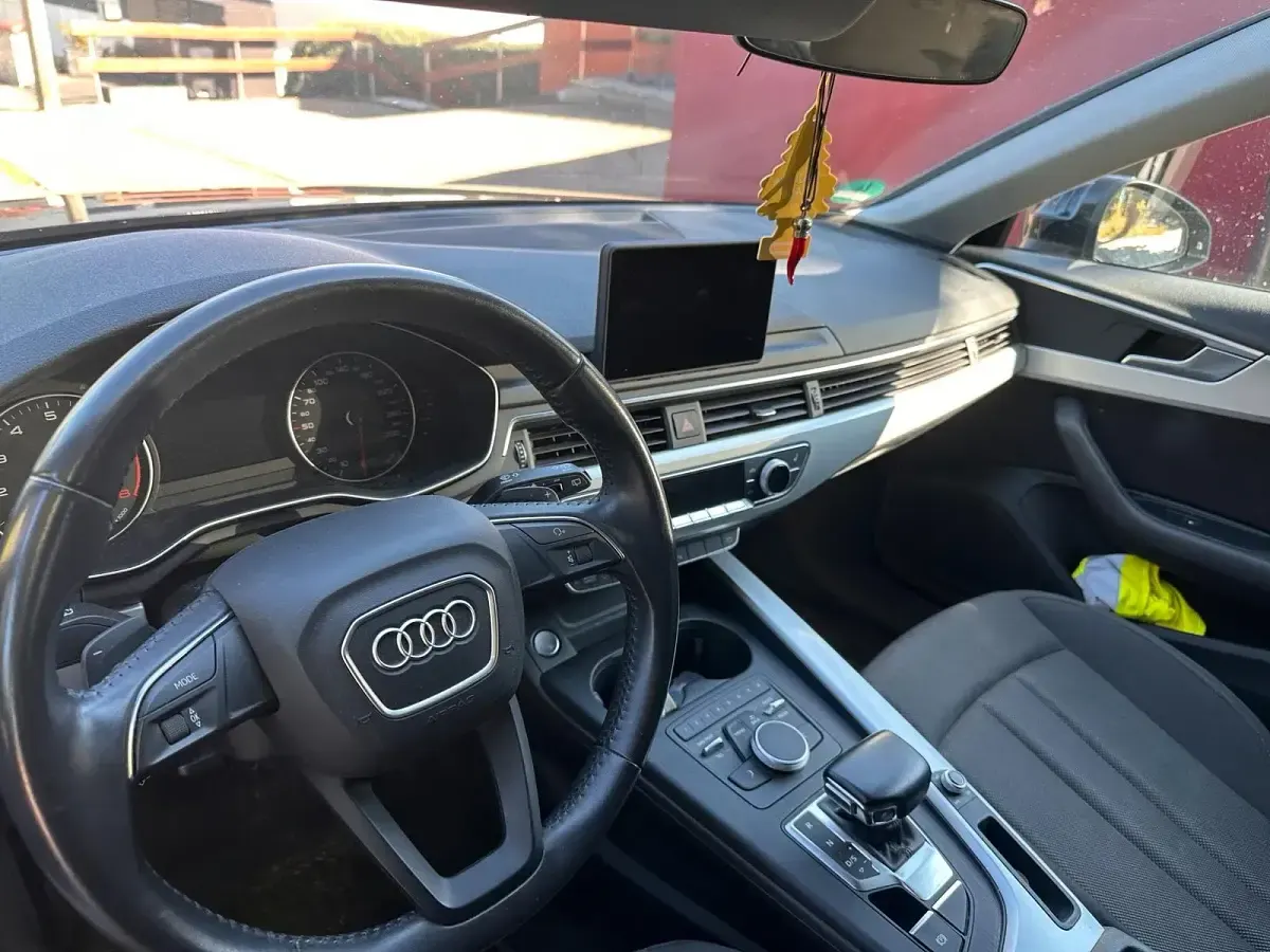 Gebraucht Audi A4 190 PS (139 kW) 2018 Schwarz Kombi