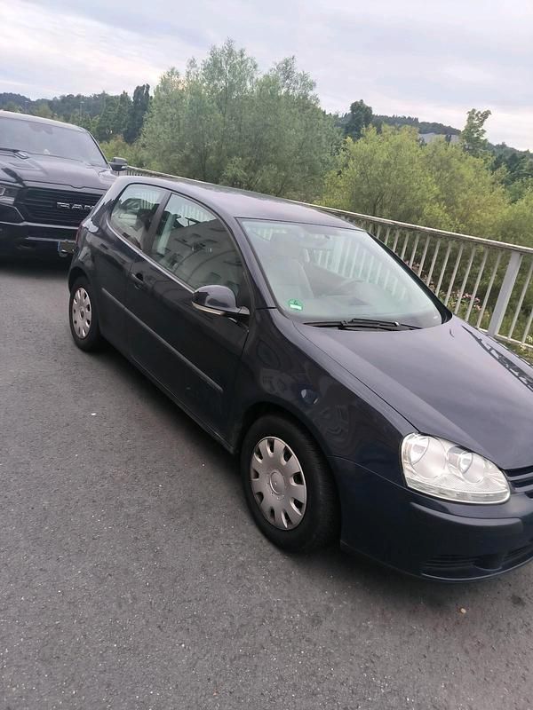 Blau Gebraucht 2005 VW Golf V Coupé | 1.999 € (Fairer Preis) - Bild 1/3