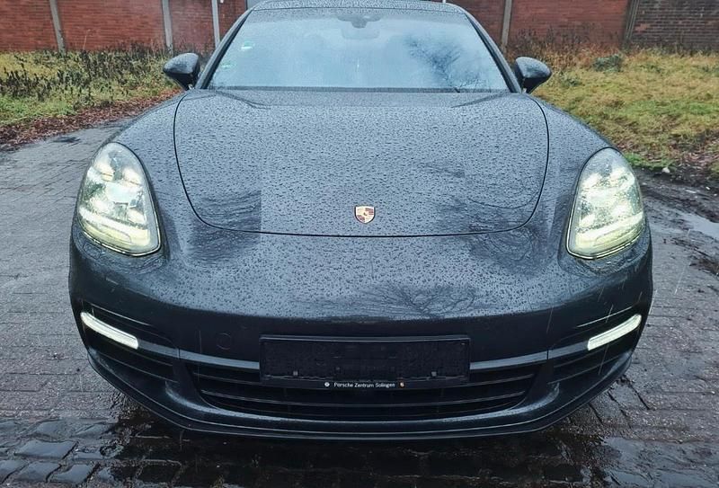 Gebraucht Porsche Panamera 4S Chrono 441 PS (324 kW) 2018 Grau Limousine