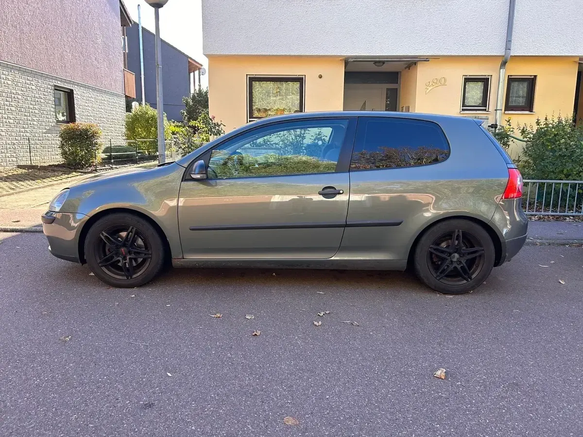 Gebraucht VW Golf V 75 PS (55 kW) 2003 Grau Kleinwagen