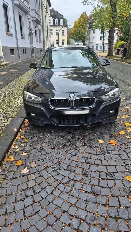 Schwarz Gebraucht 2015 BMW 316 Kombi | 8.700 € (Fairer Preis) - Bild 1/4