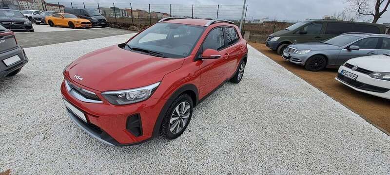 (beg) signal red m Neu 2024 Kia Stonic Vision SUV | 20.990 € (Fairer Preis) - Bild 1/4