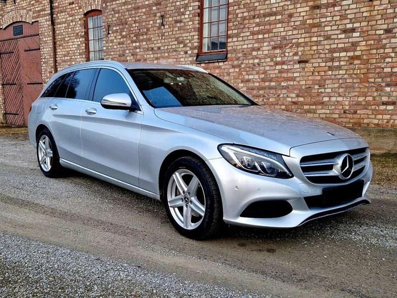 Silber Gebraucht 2017 Mercedes C250 Kombi | 17.490 € (Fairer Preis) - Bild 1/4