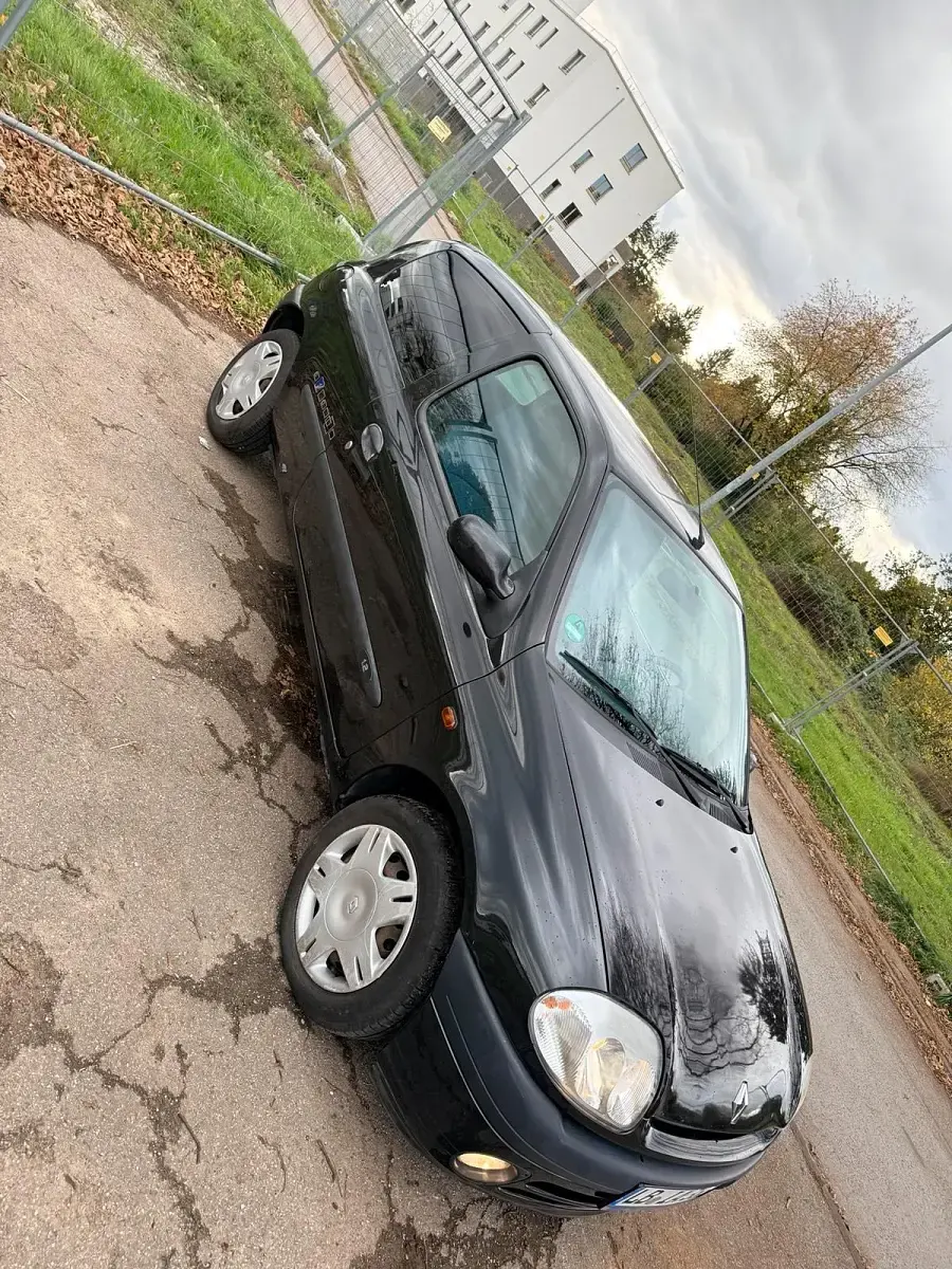 Gebraucht Renault Clio II 58 PS (42 kW) 2000 Schwarz Kleinwagen