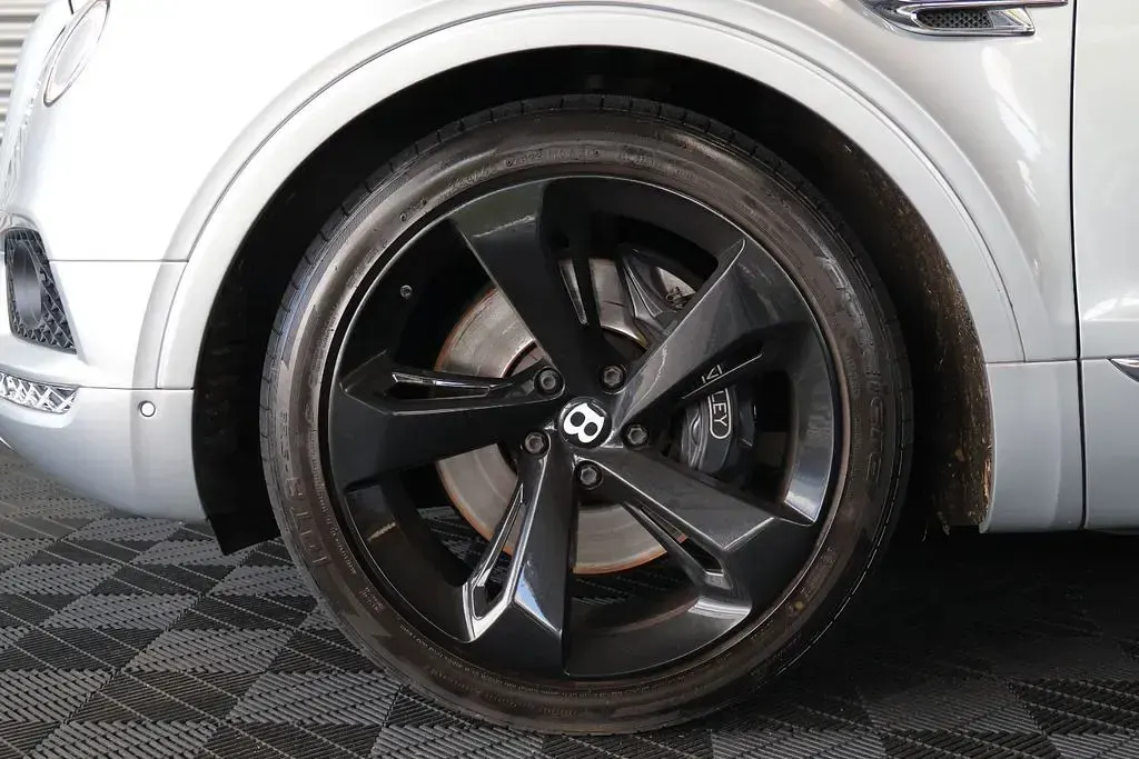 Gebraucht Bentley Bentayga 608 PS (447 kW) 2018 Silber SUV