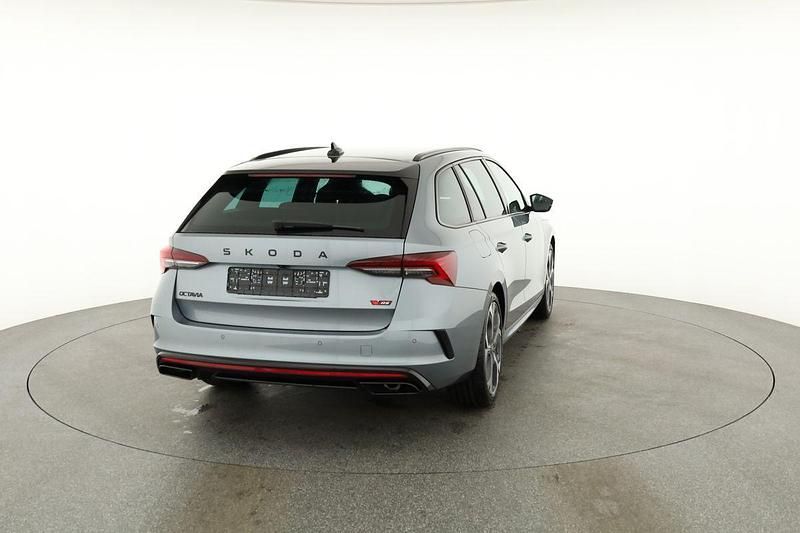Neu Skoda Octavia RS 2025 Platin grau metallic Kombi