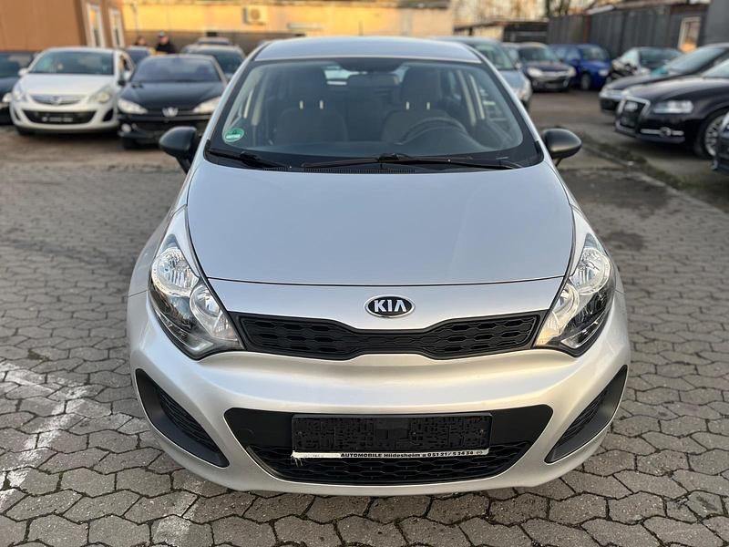 Second-hand Kia Rio 85 CP (62 kW) 2013 Argintiu Hatchback