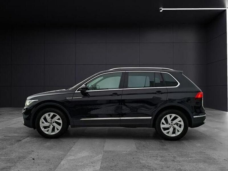 Gebraucht VW Tiguan Elegance 150 PS (110 kW) 2022 Deep black perleffekt SUV