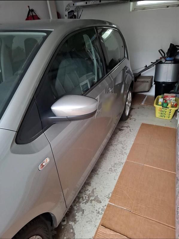 Second-hand VW up! 75 CP (55 kW) 2013 Argintiu Hatchback