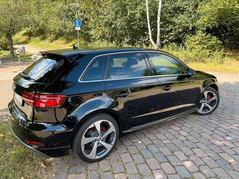 Schwarz Gebraucht 2017 Audi A3 Sportback Sport Limousine | 16.900 € (Guter Preis) - Bild 1/1