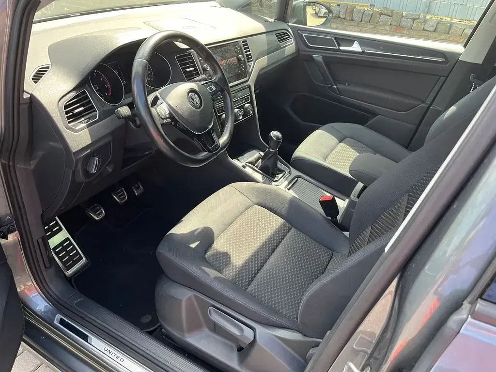 Usata VW Golf 116 CV (85 kW) 2020 Grigio Monovolume