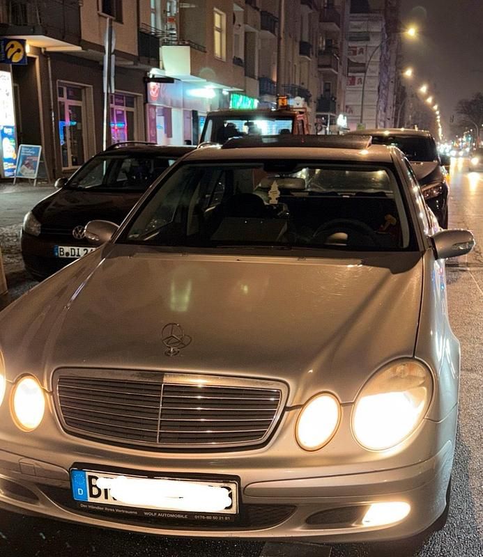 Grau Gebraucht 2005 Mercedes E280 Limousine | 2.300 € - Bild 1/2