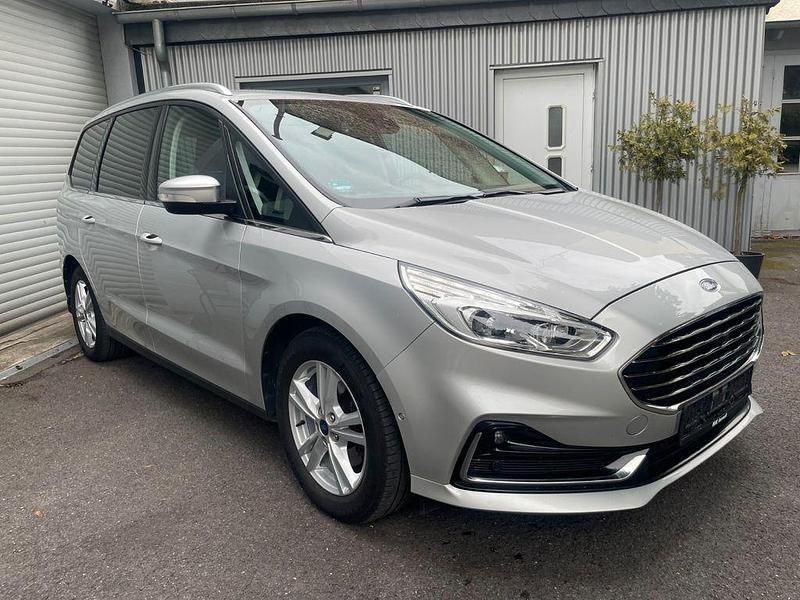 Silber Gebraucht 2022 Ford Galaxy Titanium S Van / Kleinbus | 18.490 € (Guter Preis) - Bild 1/4